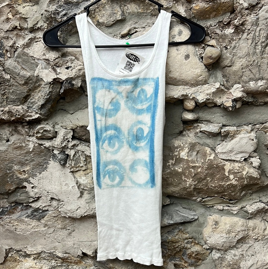 Eyes tank