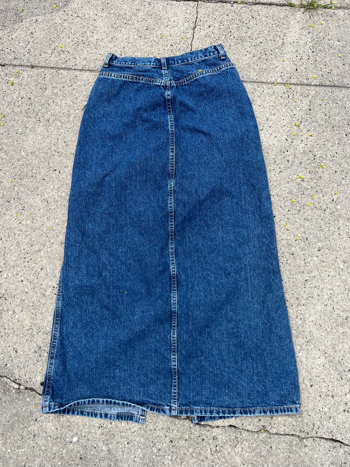 bee jean skirt !