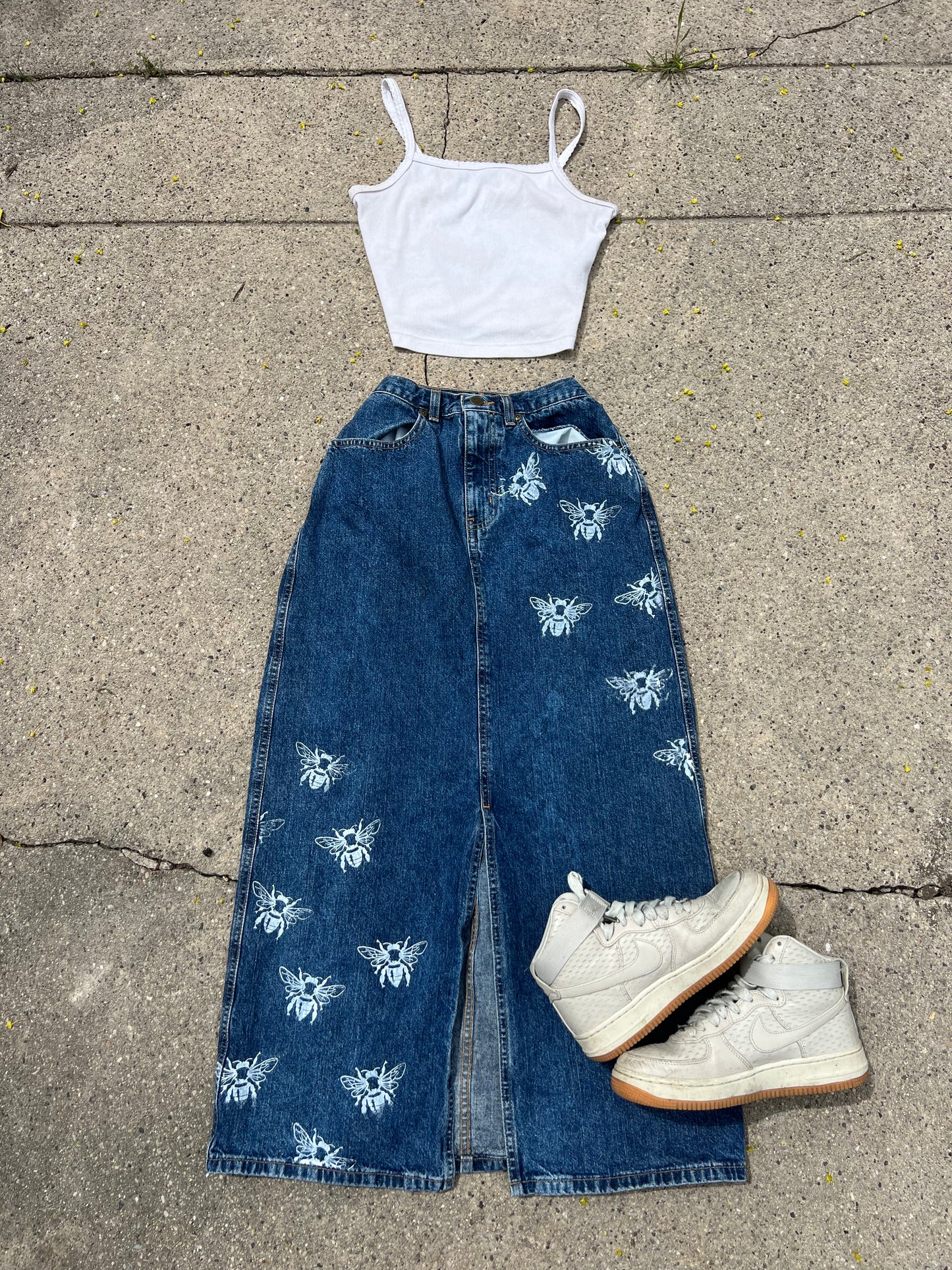 bee jean skirt !