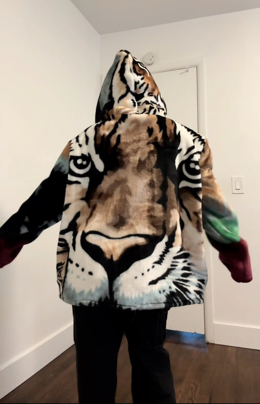 Tiger zip up