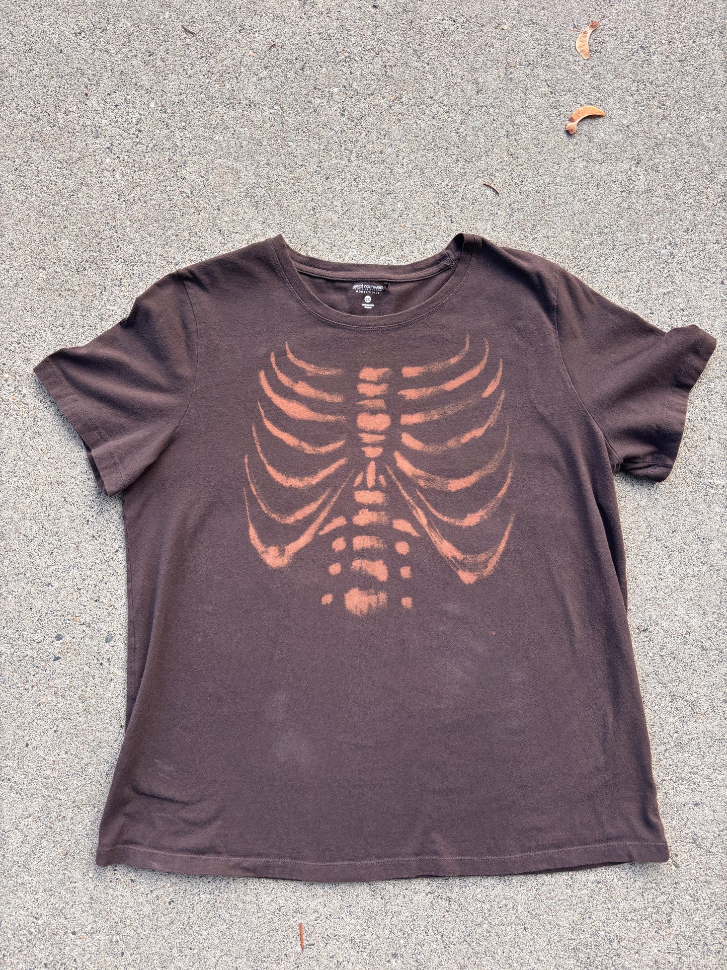 Skelly tee