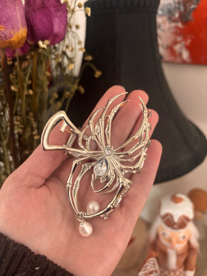 Spider claw clip