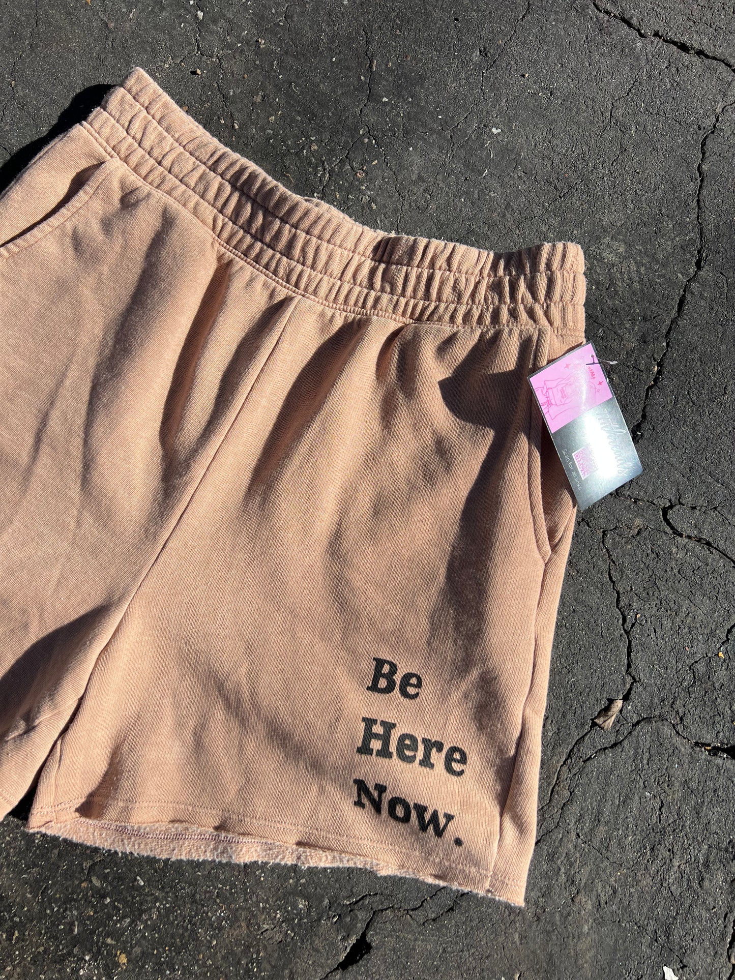Be here now shorts M