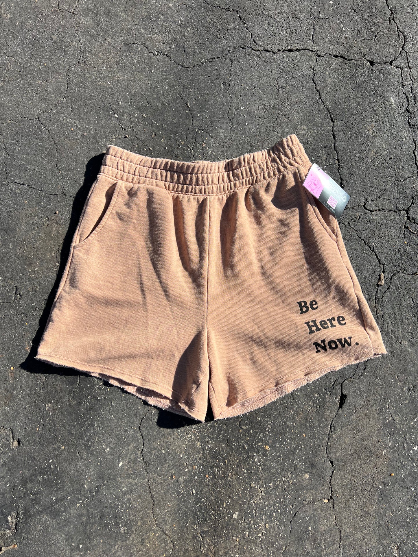 Be here now shorts M